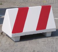 Hamburger Betonschwein mit Signalstreifen aus Ellerbek